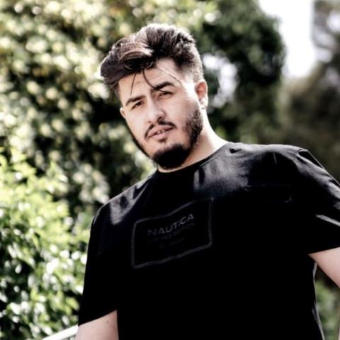 بيغ سام يكشف عن قدراته الصوتية