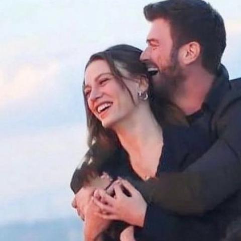 كيفانش تاتليتوغ و سيريناي ساريكايا - صورة من السوشيال ميديا