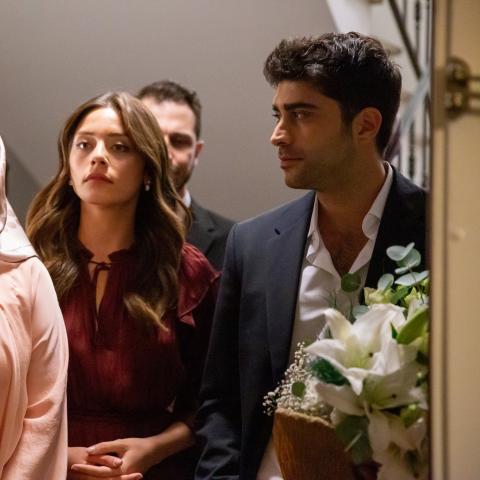 صورة لنجوم مسلسل &quot;شراب التوت&quot; - صورة من حساب Kızılcık Şerbeti على فيسبوك