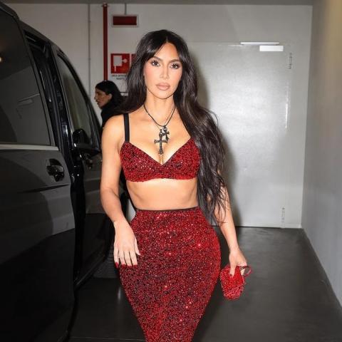 كيم كارداشيان خلال مشاركتها ضمن أسبوع الموضة في ميلانو - تويتر