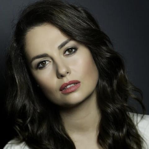 توبراك سالام تنضم لكاست مسلسل الطائر الرفراف بدور زيرين ، أم بيلين