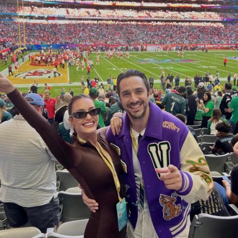 كارن وازن وزوجها في سوبر بول 2023 - إنستغرام