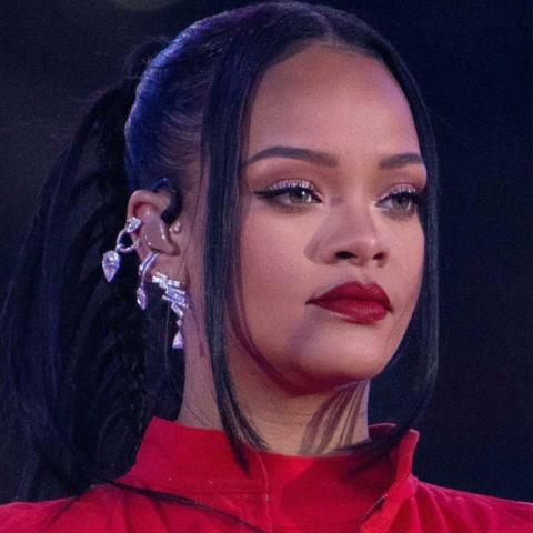 ريهانا تؤدي خلال حفل توزيع جوائز الأوسكار لعام 2023