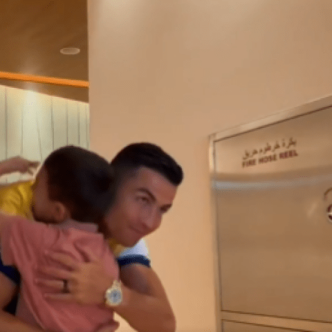 لقاء الطفل السوري مع كريستيانو رونالدو