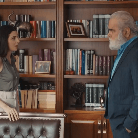 مسلسل الثمن حلقة 43 سارة تواجه الأستاذ إبراهيم، مصدر الصورة: لقطة شاشة