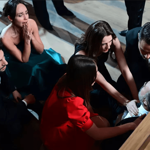 هذا العالم لا يسعني حلقة 20 طلقة في صدر جيزاير، مصدر الصورة: إنستقرام