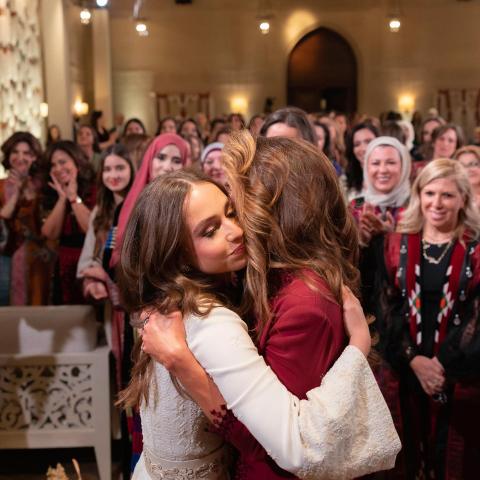 الملكة رانيا العبدالله وابنتها الأميرة إيمان بنت عبدالله الثاني - صورة من إنستقرام