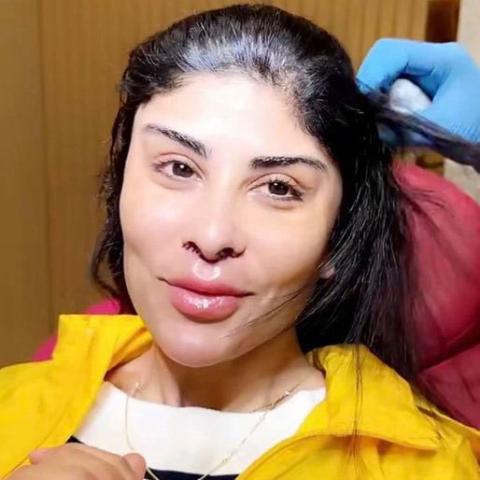 زارا البلوشي - صورة من تويتر