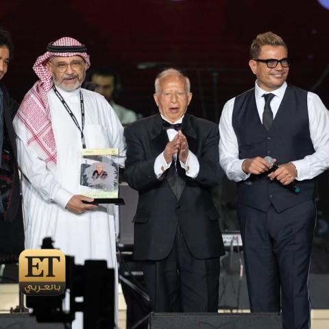 عمرو دياب في كواليس حفل هاني شنودة