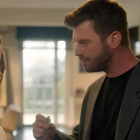 كيفانش تاتليتوغ  و سيريناي ساريكايا من مسلسل العائلة Aile - صورة من السوشيال ميديا