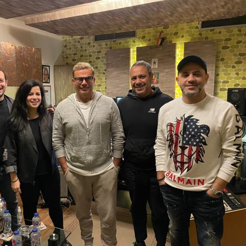 من كواليس التحضير لأغنية شكرا من هنا لبكرا