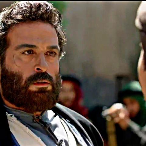 محمود نصر وجهاً لوجه مع شقيقه علاء - صورة من غوغل