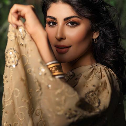 زارا البلوشي - إنستقرام