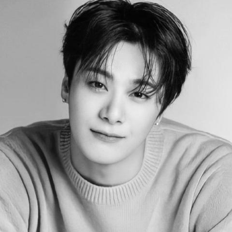 مونبين من فرقة أسترو - تويتر