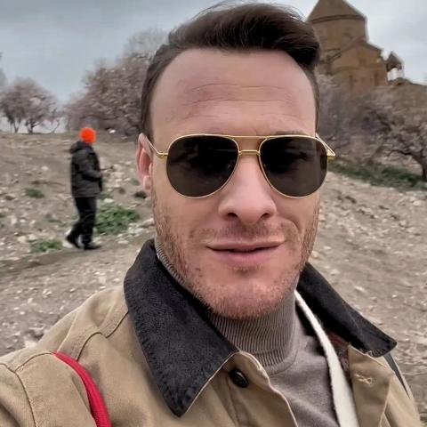 كرم بورسين - صورة معدلة