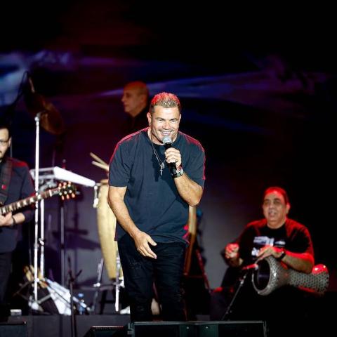 عمرو دياب من حفله في جدة - صورة من إنستقرام