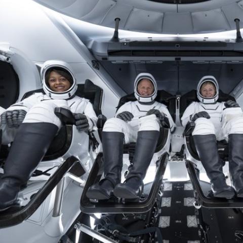 السعودية نحو الفضاء - ريانة برناوي و علي القرني - مصدر الصورة تويتر