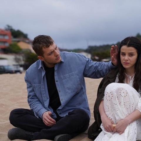 طيور النار الحلقة 17 جول عائشة تقابل أسرتها أخيرًا