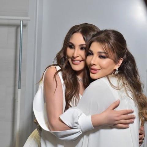 أصالة لـ إليسا بعد حفل الكويت &quot;الله يجمعنا دائماً&quot;