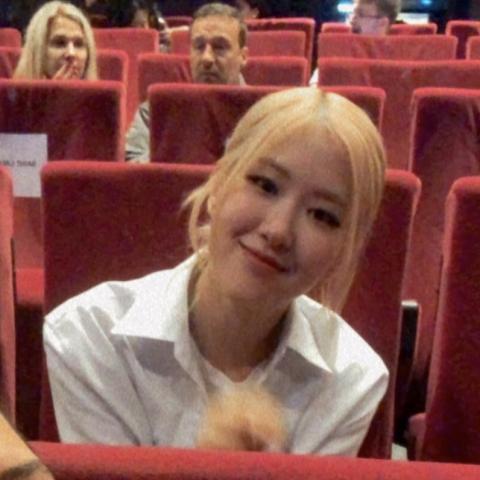 روزي من بلاكبينك - تويتر