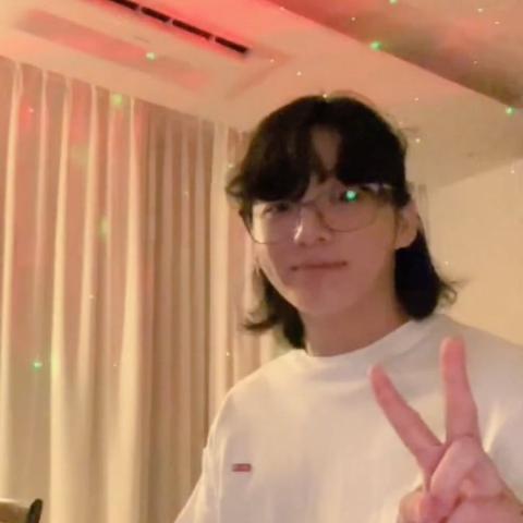 جونغكوك عبر تطبيق ويفيرس