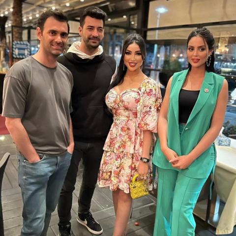 دنيا بطمة وشقيقتها ابتسام مع ميرت ألتينشيك  و مراد داناجي