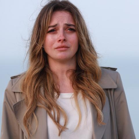 مسلسل جول جمال الحلقة 10 Gülcemal يحول حياة ديفا لجحيم