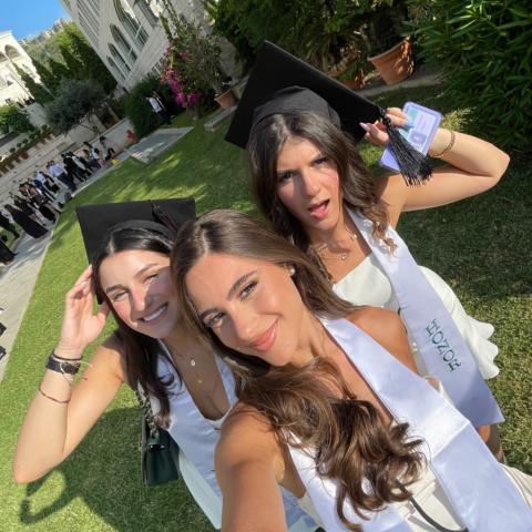 أندريا طايع من حفل تخرجها - صورة من انستقرام