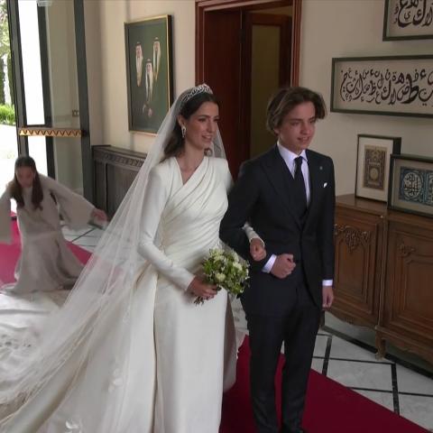 لحظة دخول رجوة آل سيف