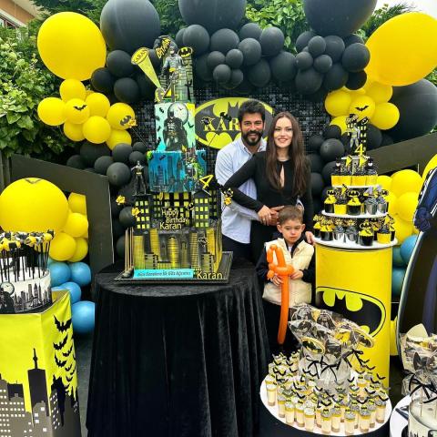 بوراك أوزجفيت وفهرية أفجان وابنهما كاران -صورة من انستقرام