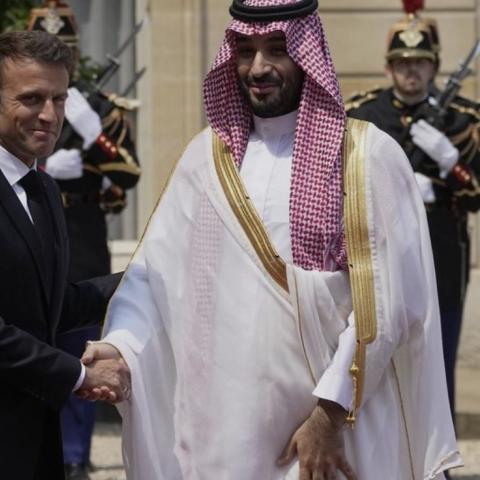 الأمير محمد بن سلمان وإيمانويل ماكرون رئيس فرنسا