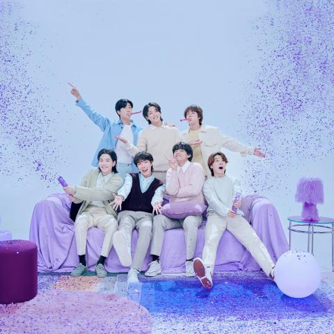 فرقة BTS في عيد تأسيسها العاشر - تويتر