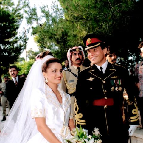 الملك عبدالله و الملكة رانيا من حفل زفافهما - صورة من الديوان الملكي الهاشمي