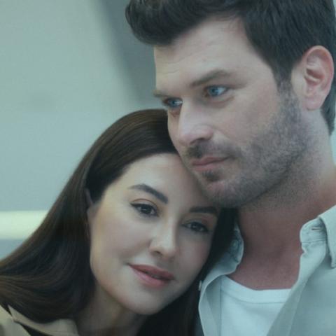 كيفانش تاتليتوغ مع زوجته باشاك ديزر - صورة من انستغرام