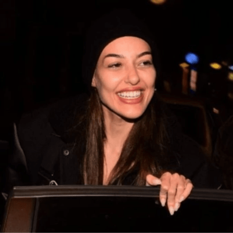 ديلان دينيز و مارت يازجي أزغلو - صورة من السوشيال ميديا