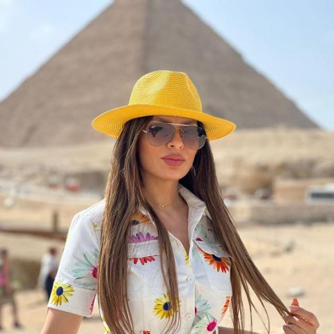 أمل غربي من أغنيتها الجديدة &quot;قرب تعال يا قمر&quot;