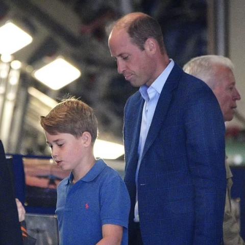 الأمير ويليام وإبنه الأمير جورج - تويتر