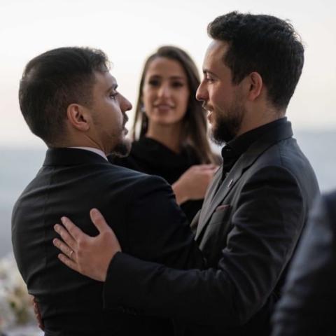 الأمير الحسين بن عبدالله الثاني وزوجته الأميرة رجوة في حفل زفاف طلال إبن الأميرة عالية