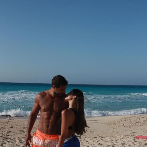 صور كريم فهمي وزوجته دانية - صورة من انستقرام