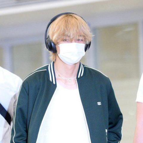 v -صورة معدلة من السوشيال ميديا