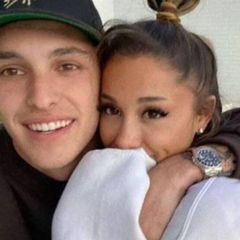 أريانا غراندي ودالتون جوميز - صورة من غوغل