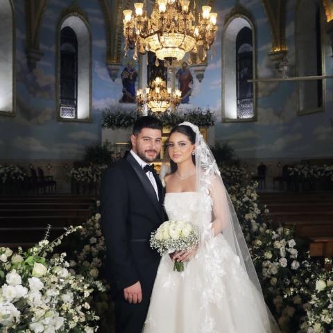 نيكولا مزهر مع عروسه مسوى - إنستغرام