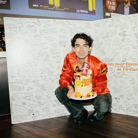 جو جوناس - صورة من حسابه على إنستقرام