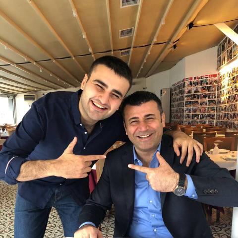 الشيف بوراك ووالده - صورة من السوشيال ميديا