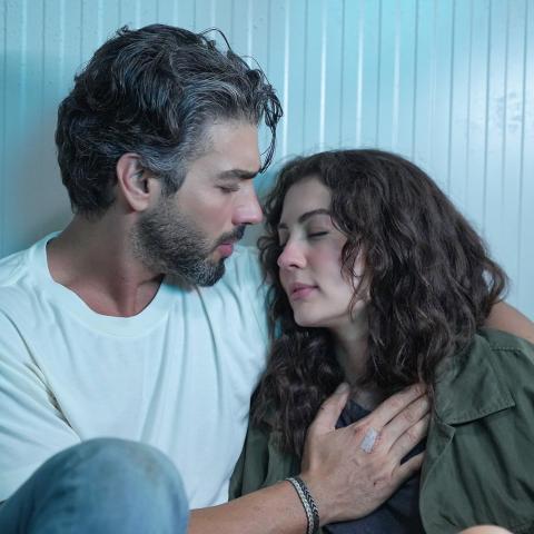 مسلسل دون أن تشعر Ruhun Duymaz  - عميل الحب - مصدر الصورة تويتر