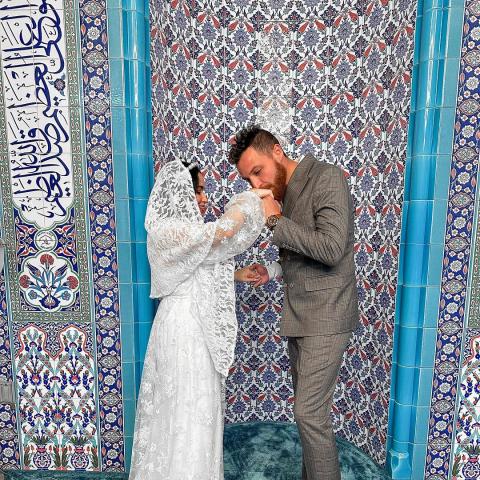 محمود حجازي وعروسته