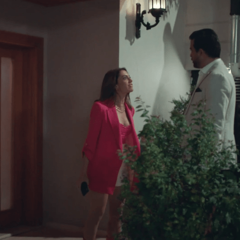 مسلسل كريستال الحلقة 57 - مصدر الصورة شاهد