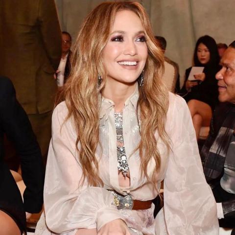 جينيفر لوبيز - صورة معدلة من حساب jlover_modi95 على انستقرام