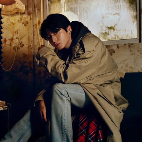 جونغكوك - صورة من حساب Dazed على إنستقرام