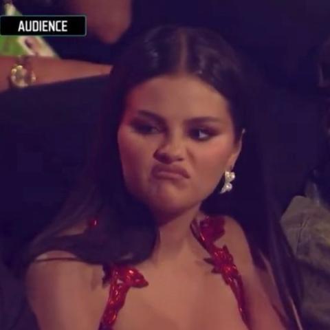 رياكشن سيلينا غوميز في حفل VMAs حديث الجمهور - صورة متداولة